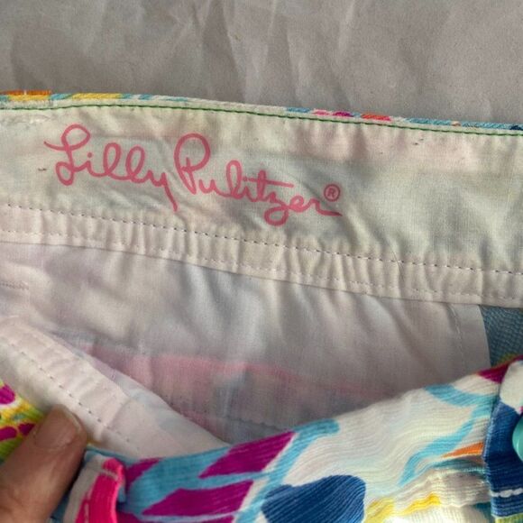 Lilly Pulitzer Callahan Shorts -- Size 00 - Picture 3 of 5
